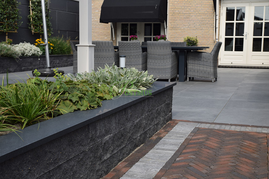 Natuursteen Basalt vijverranden 3x15x100 cm Geslepen**
